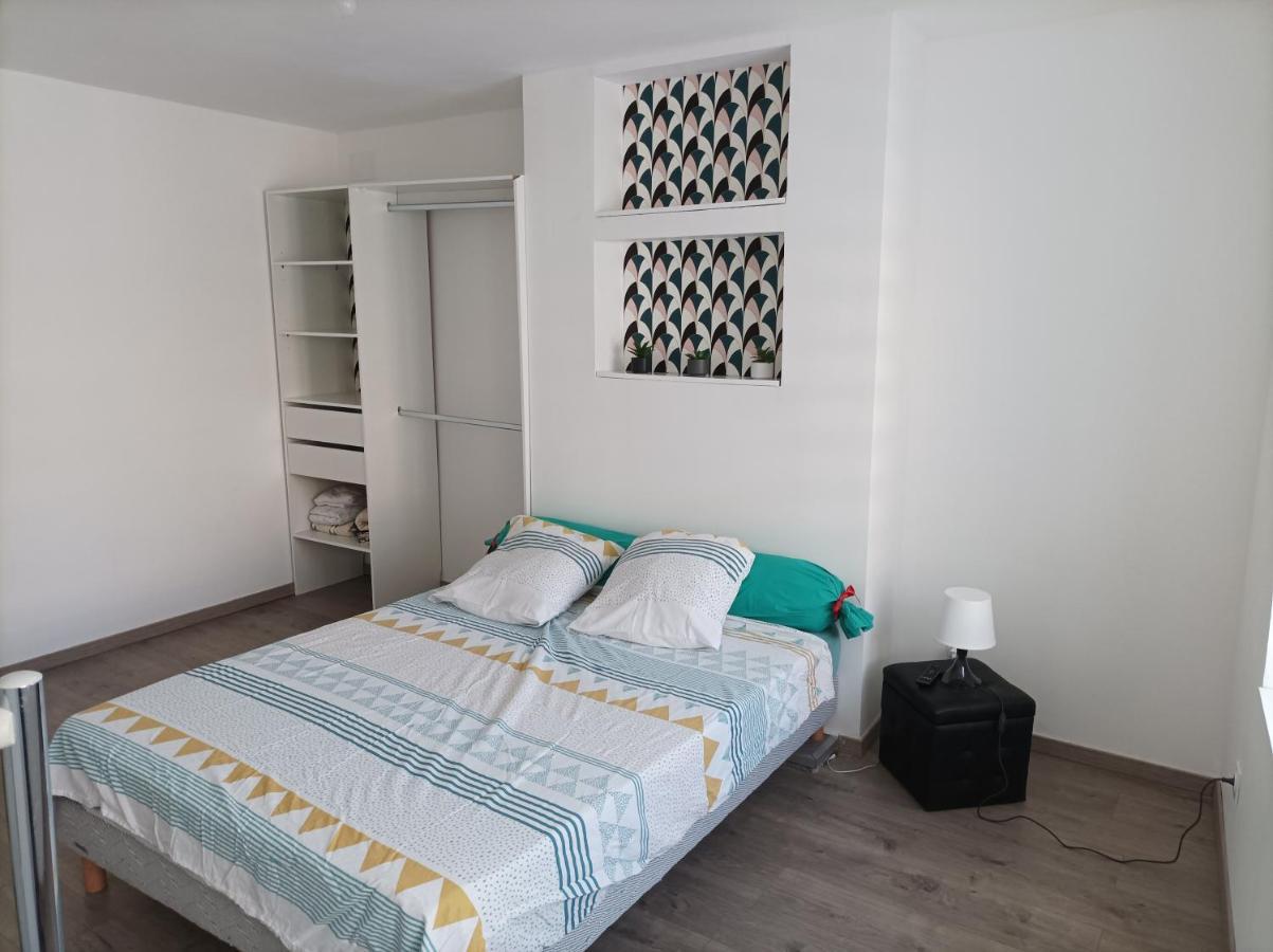 Petite Maison Agreable Pour 6 Voyageurs Apartment Bogny-sur-Meuse Exterior foto